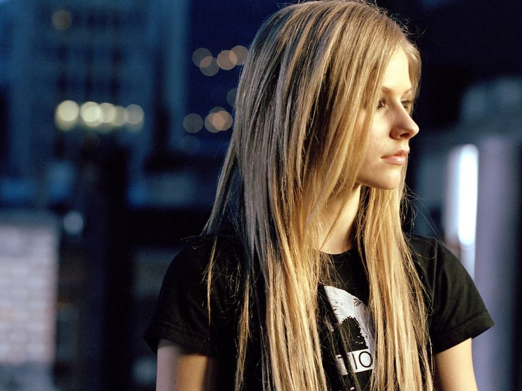 Fond d'ecran Avril Lavigne jeune