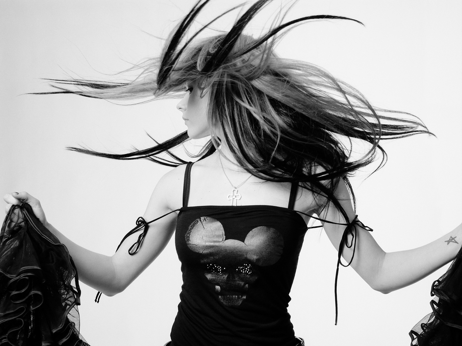Fond d'ecran Avril Lavigne danse