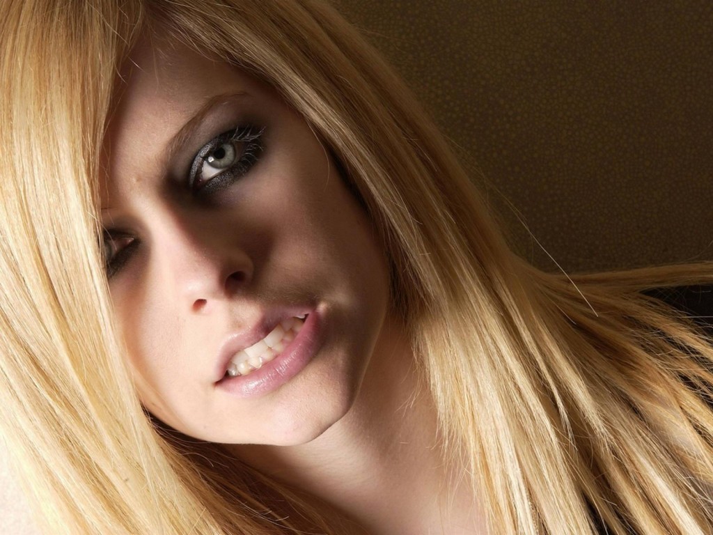 Fond d'ecran Avril Lavigne jolie