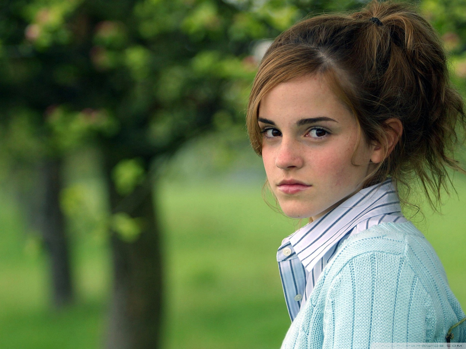 Fond d'ecran Emma Watson nature