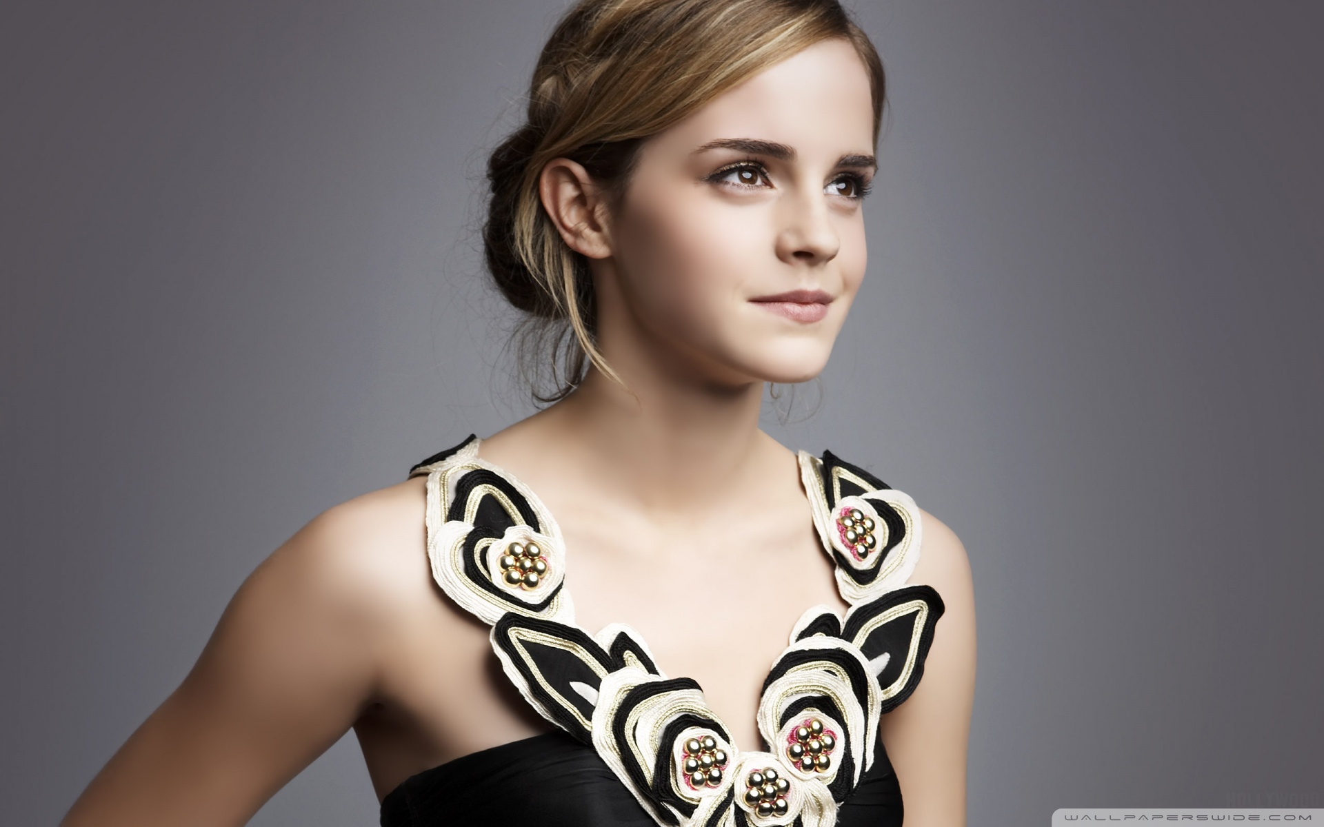 Fond d'ecran Emma Watson robe