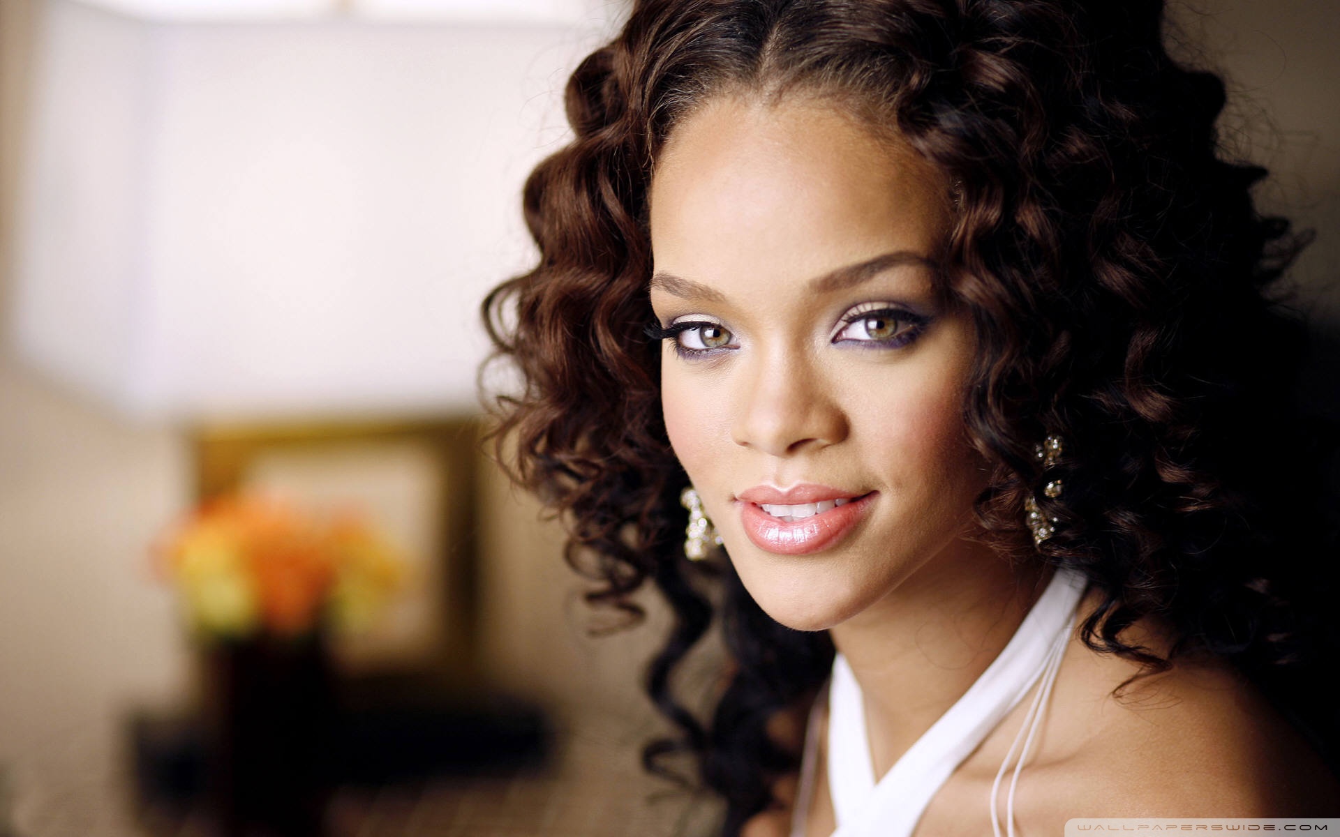 Fond d'ecran Rihanna home