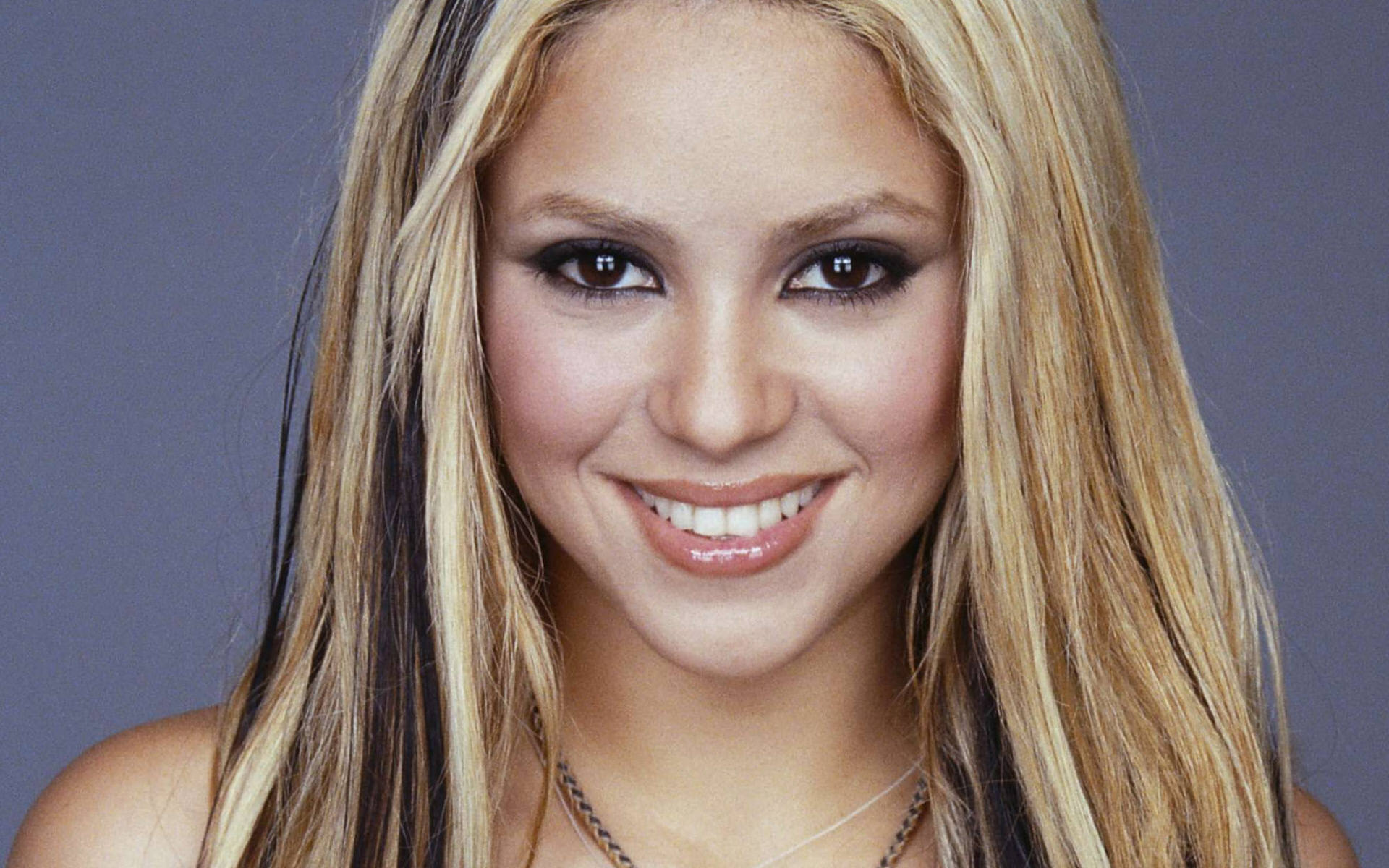 Fond d'ecran Shakira souriante