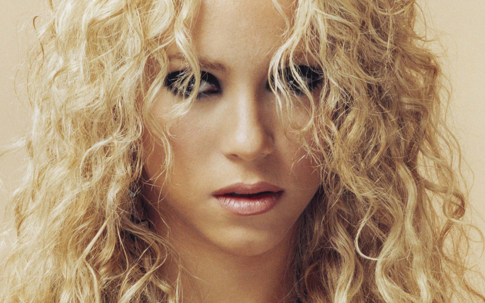 Fond d'ecran Shakira boucles