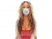 Shakira chewing gum