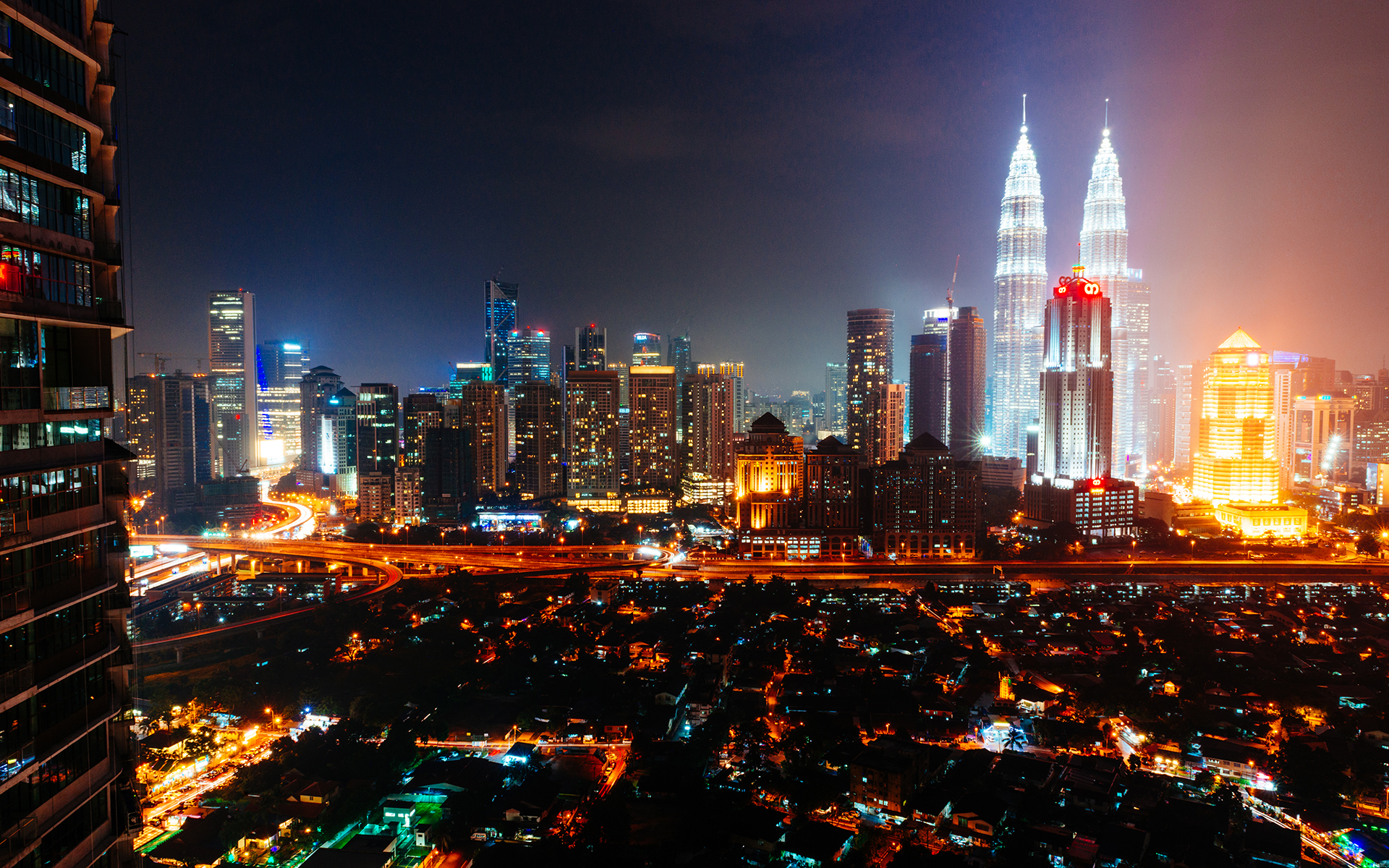 Fond d'ecran Kuala Lumpur de nuit buildings