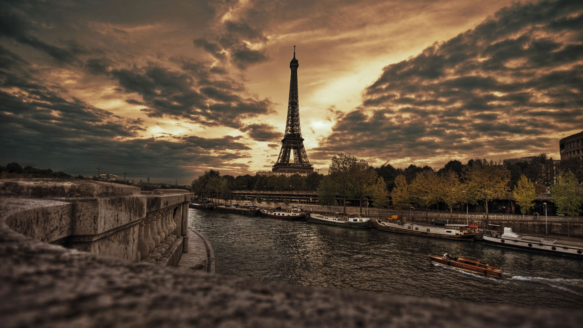 Fond d'ecran Tour Eiffel et la Seine