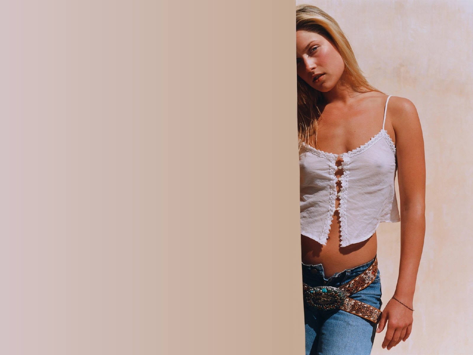 Fond d'ecran Ali Larter mannequin