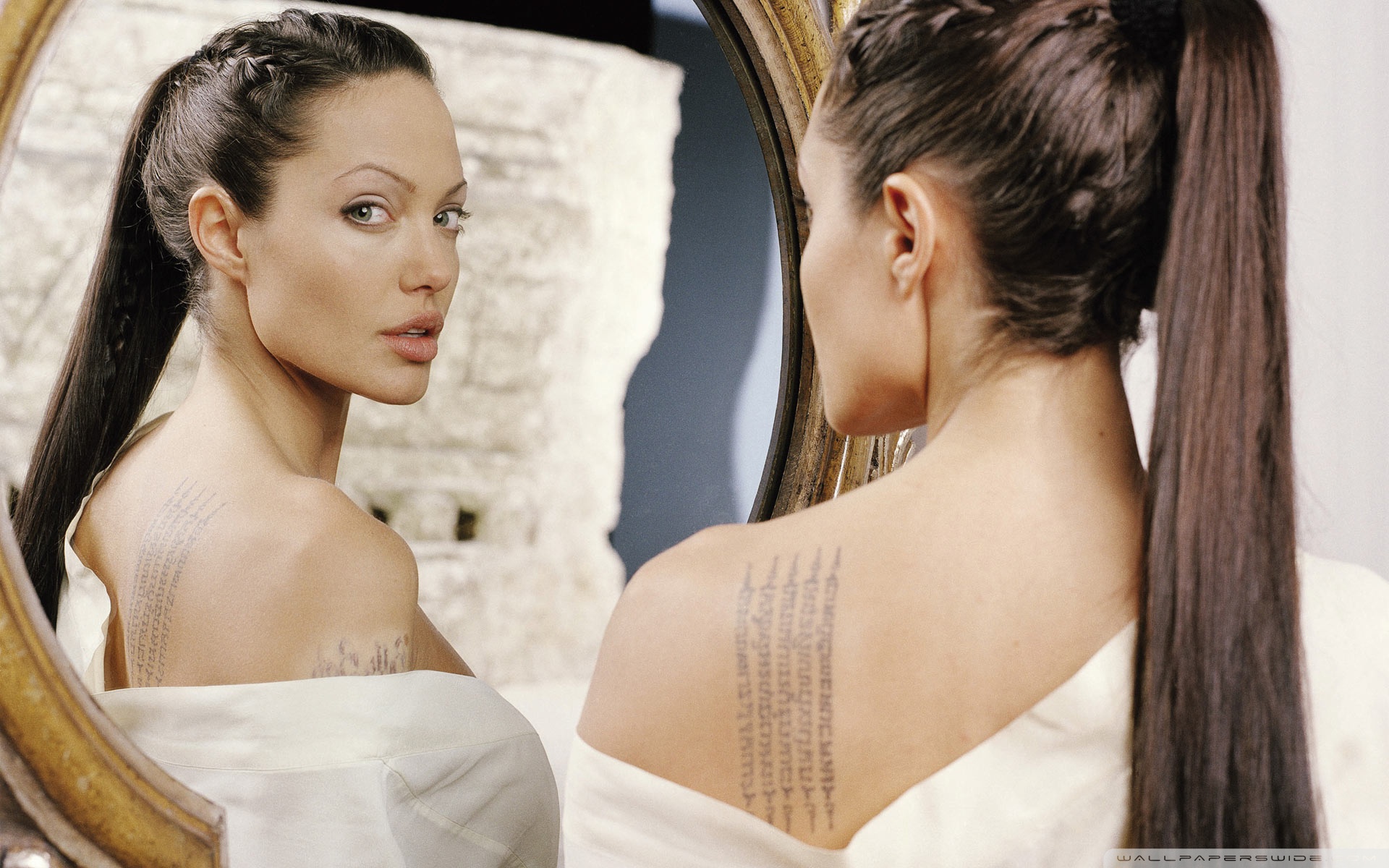 Fond d'ecran Angelina Jolie Miroir