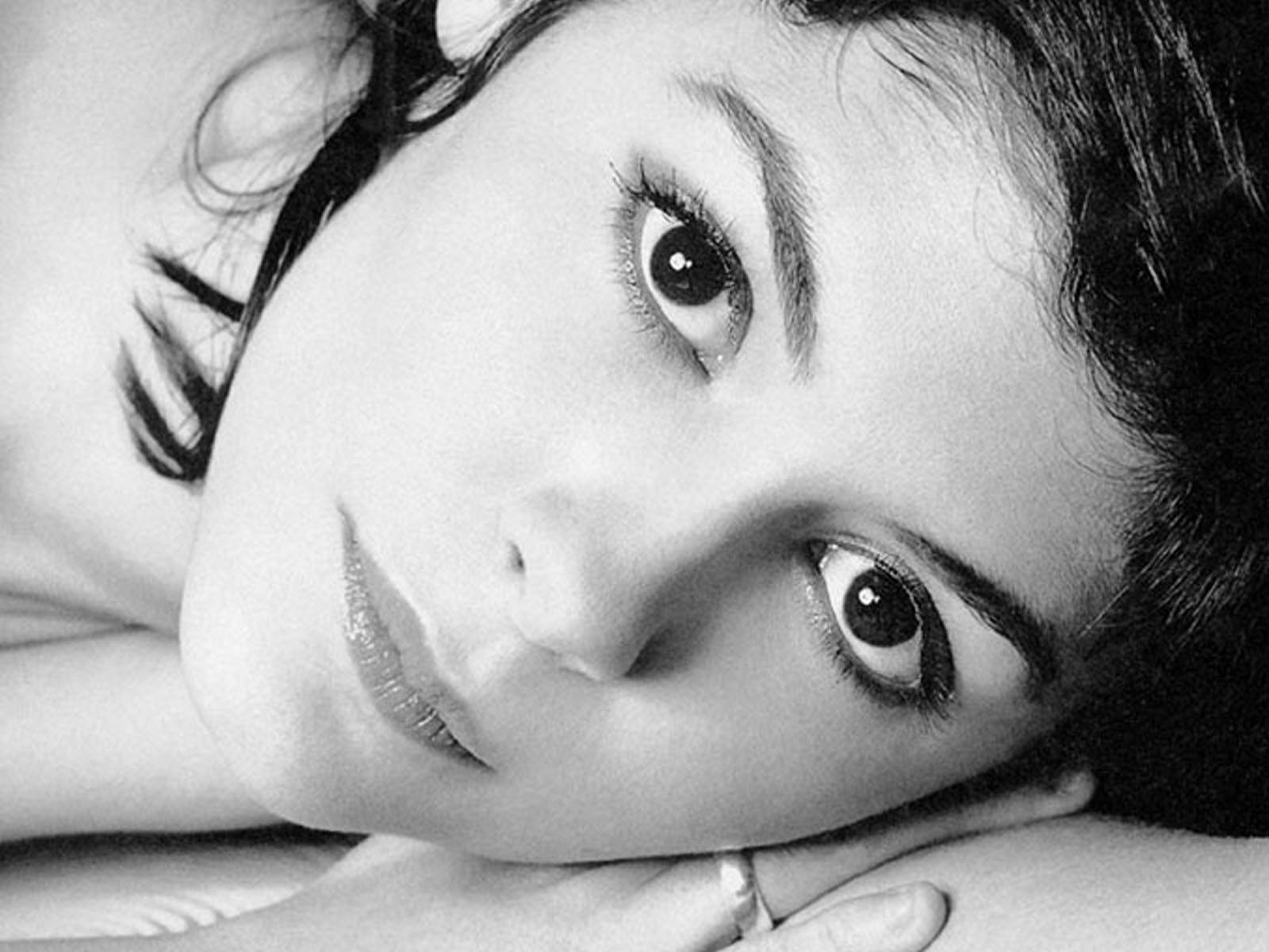 Fond d'ecran Audrey Tautou noir et blanc