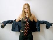 Avril Lavigne cravate