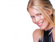 Claudia Schiffer souriante