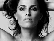 Nelly Furtado noir et blanc