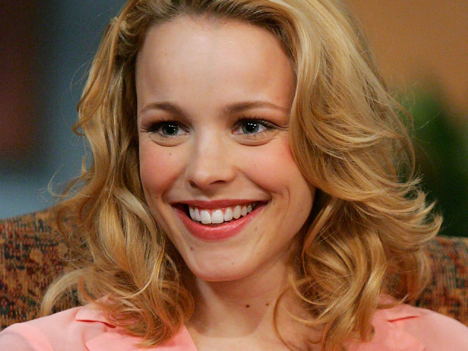 Fond d'ecran Rachel McAdams souriante