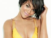 Rihanna souriante