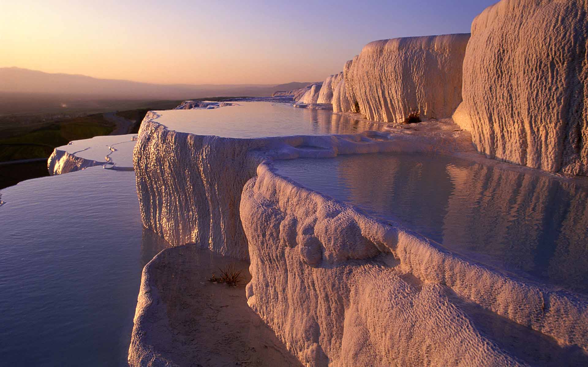 Fond d'ecran Falaises sous le soleil couchant