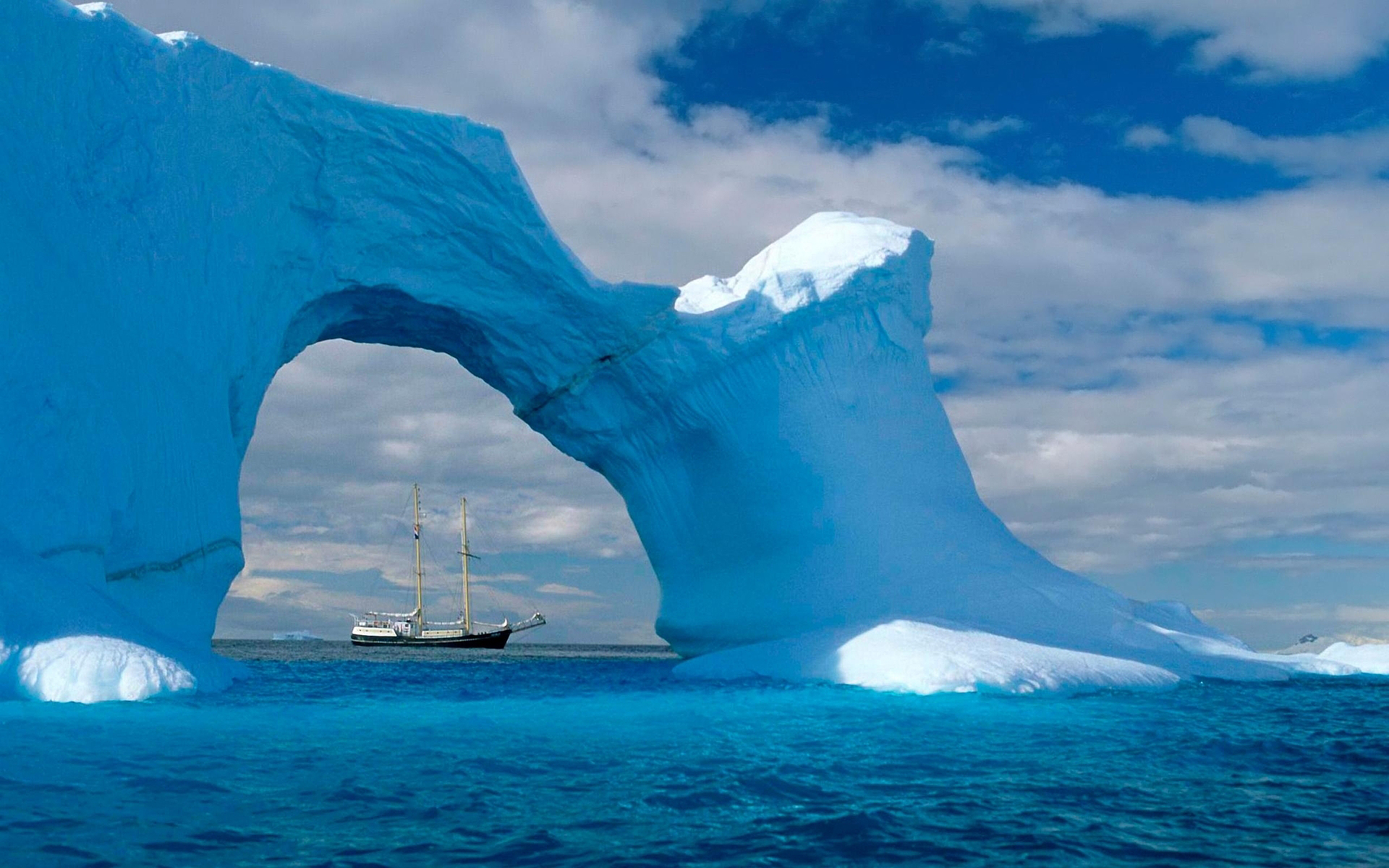 Fond d'ecran Iceberg creus