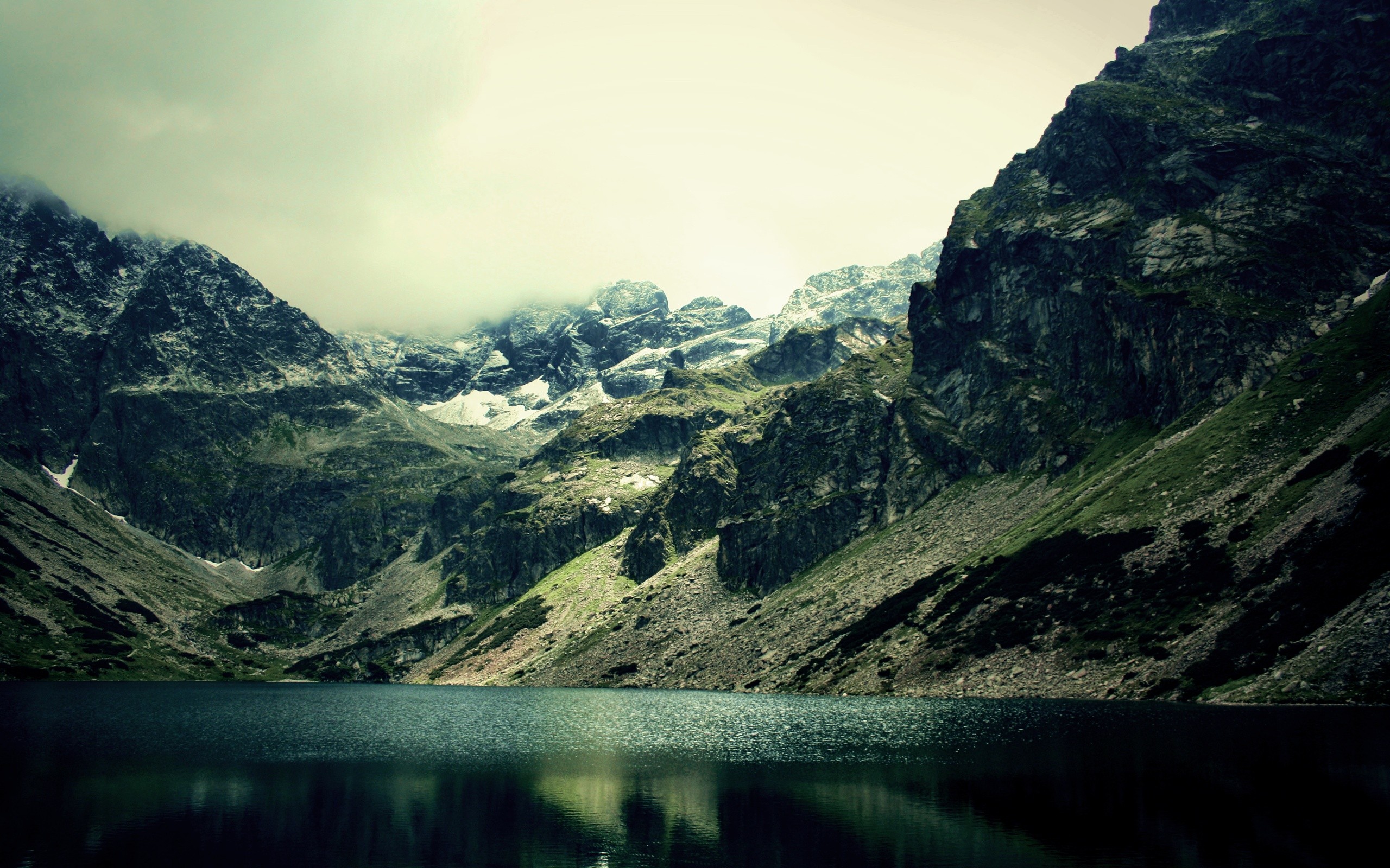 Fond d'ecran Lac pure de montagne