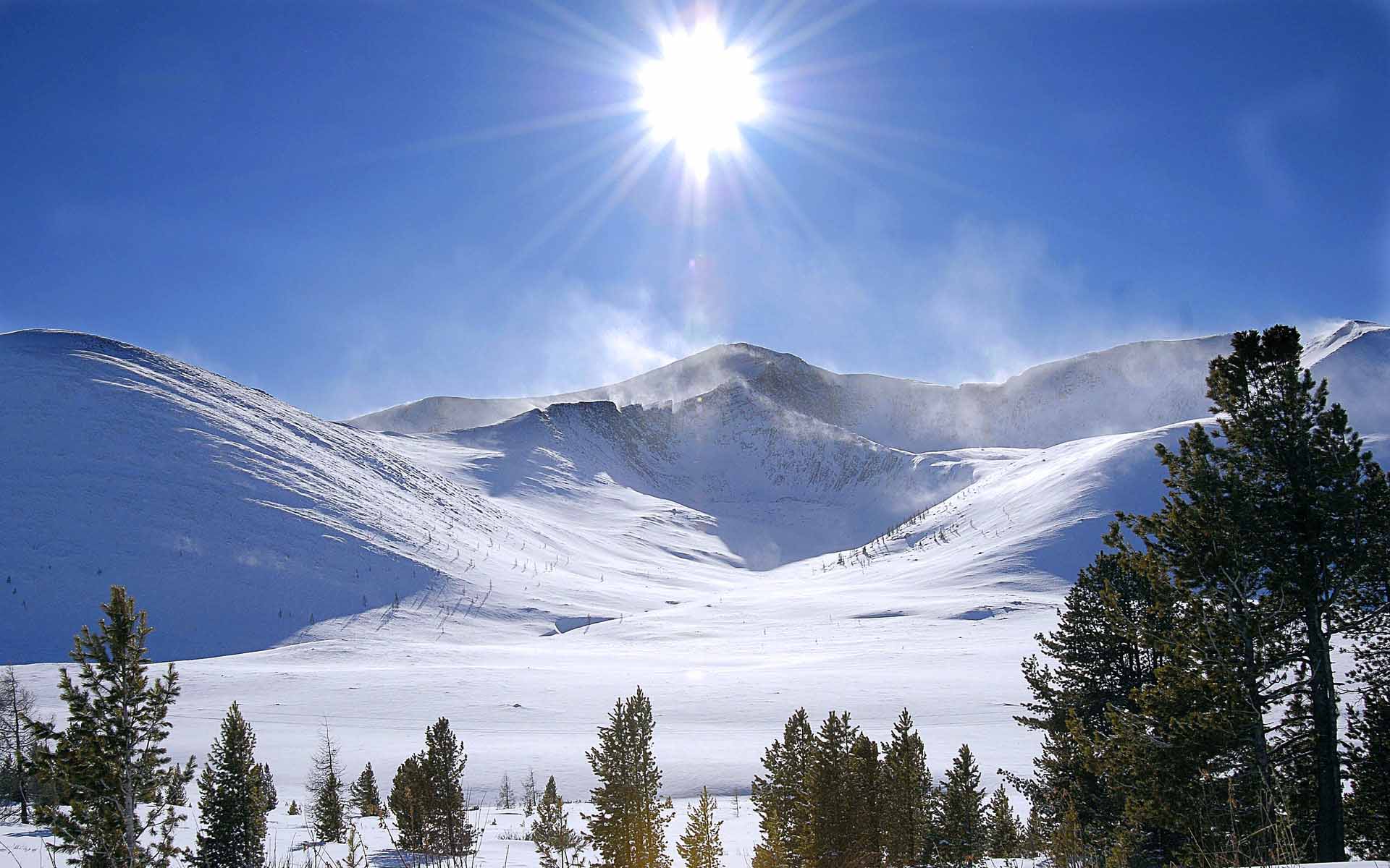 Fond d'ecran Montagne sous le soleil