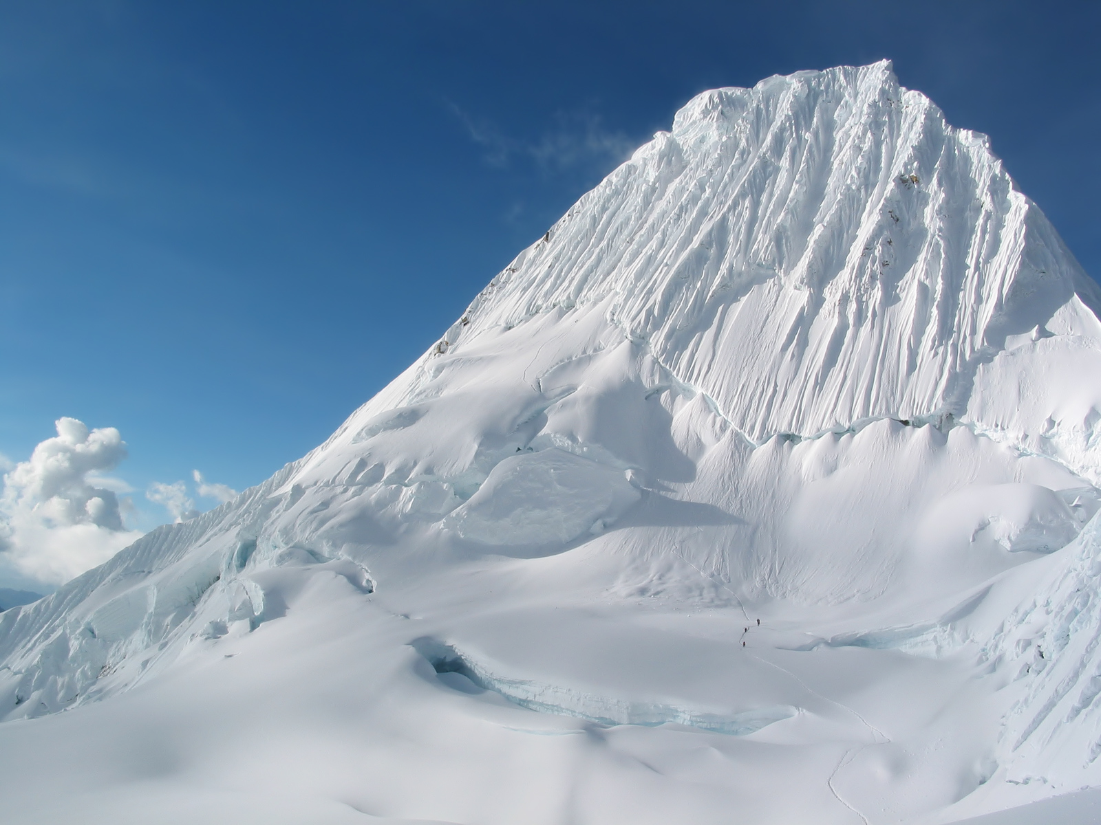 Fond d'ecran Montagne enneige Alpes