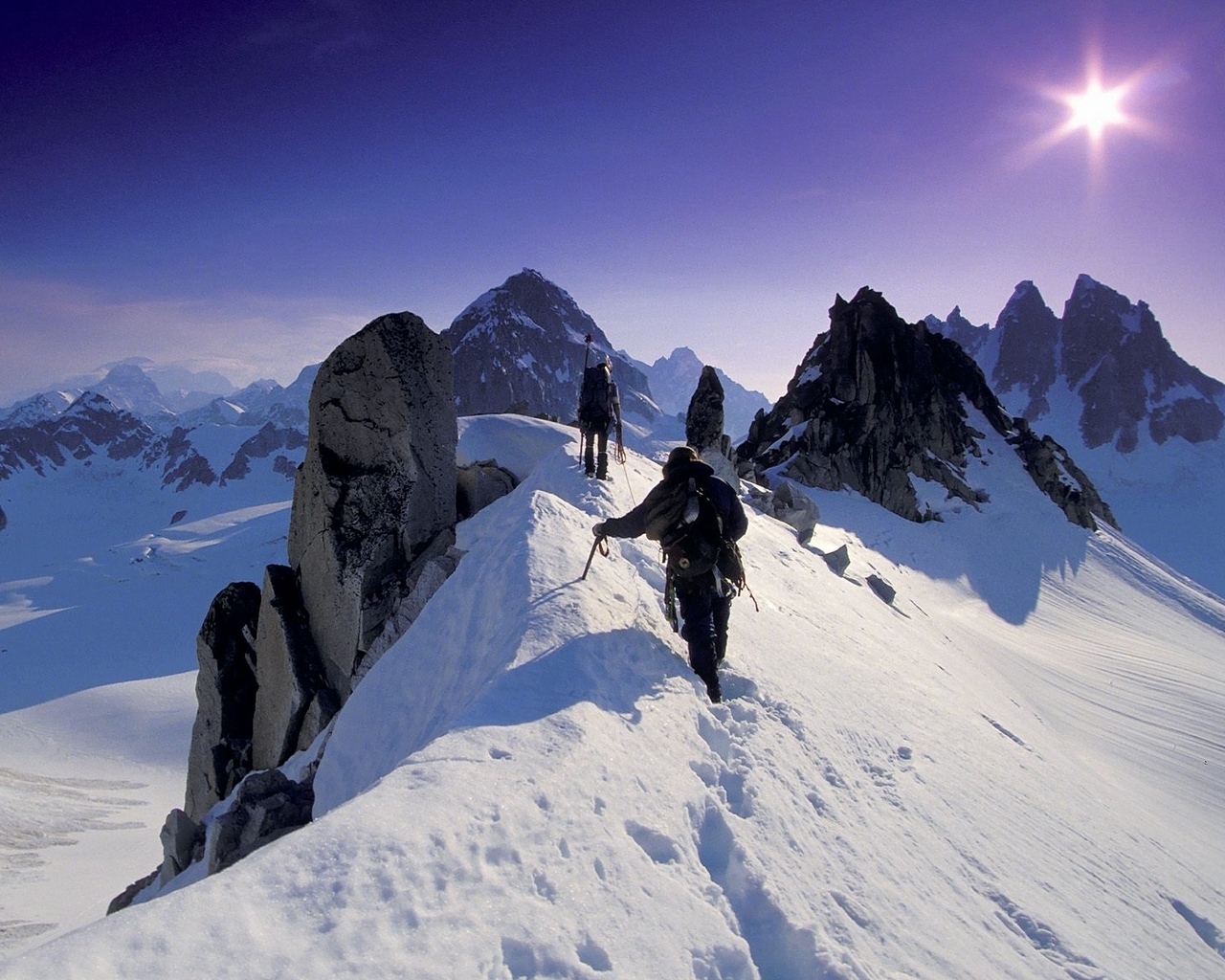Fond d'ecran Alpinistes sommet montagne