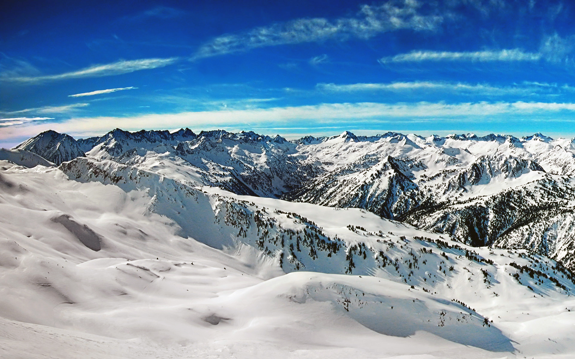 Fond d'ecran La poudreuse des cimes