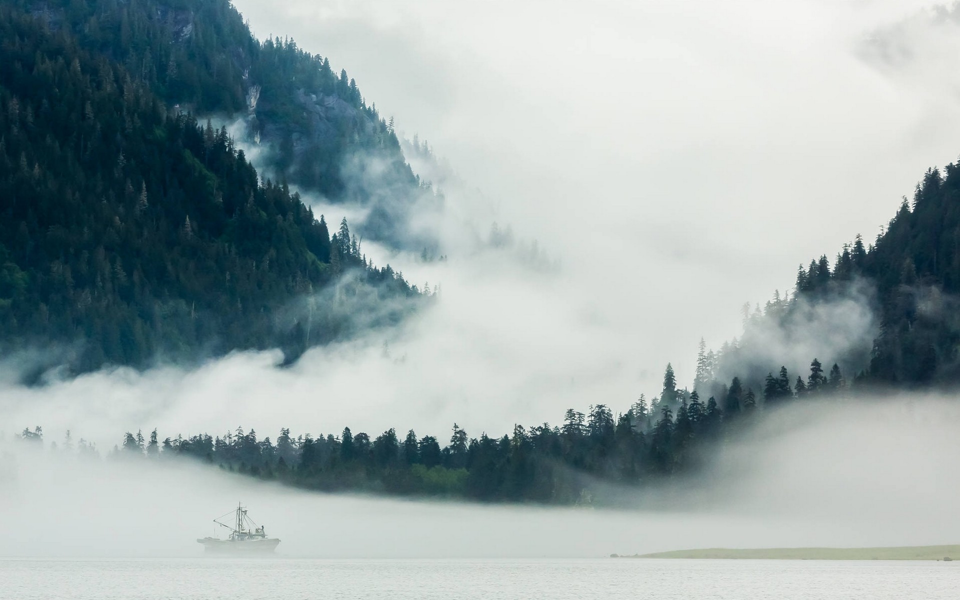 Fond d'ecran Brume de montagne