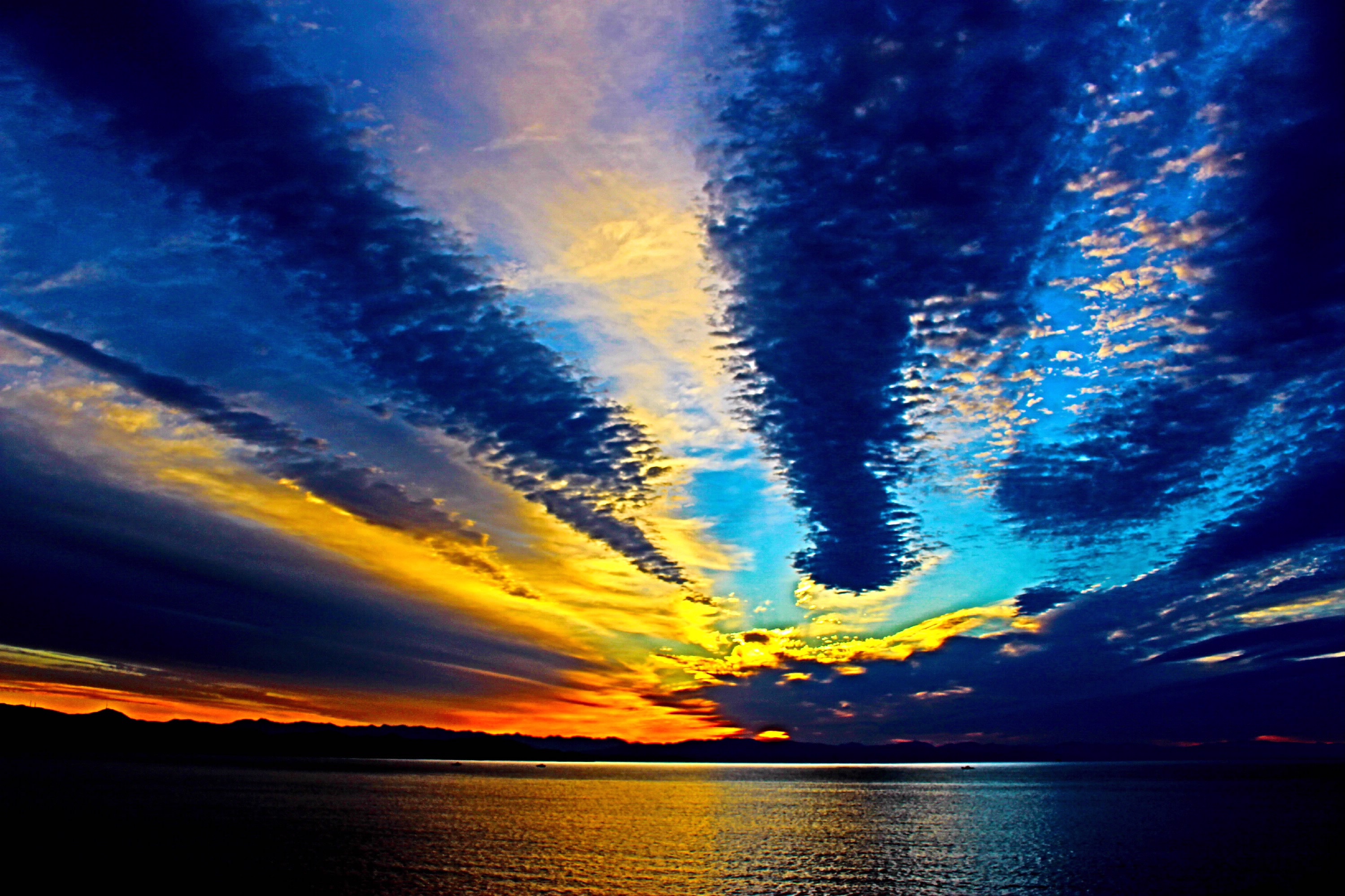 Fond d'ecran Traine de nuages