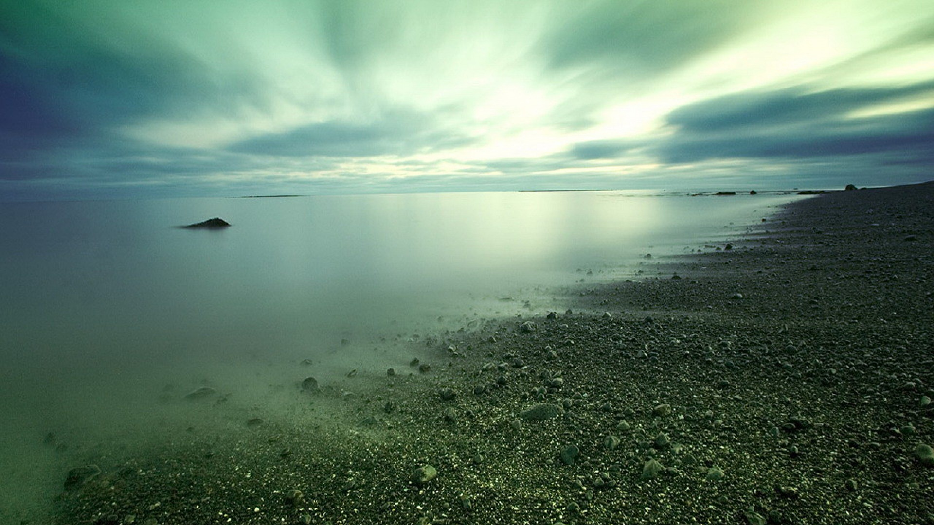 Fond d'ecran Plage de cailloux