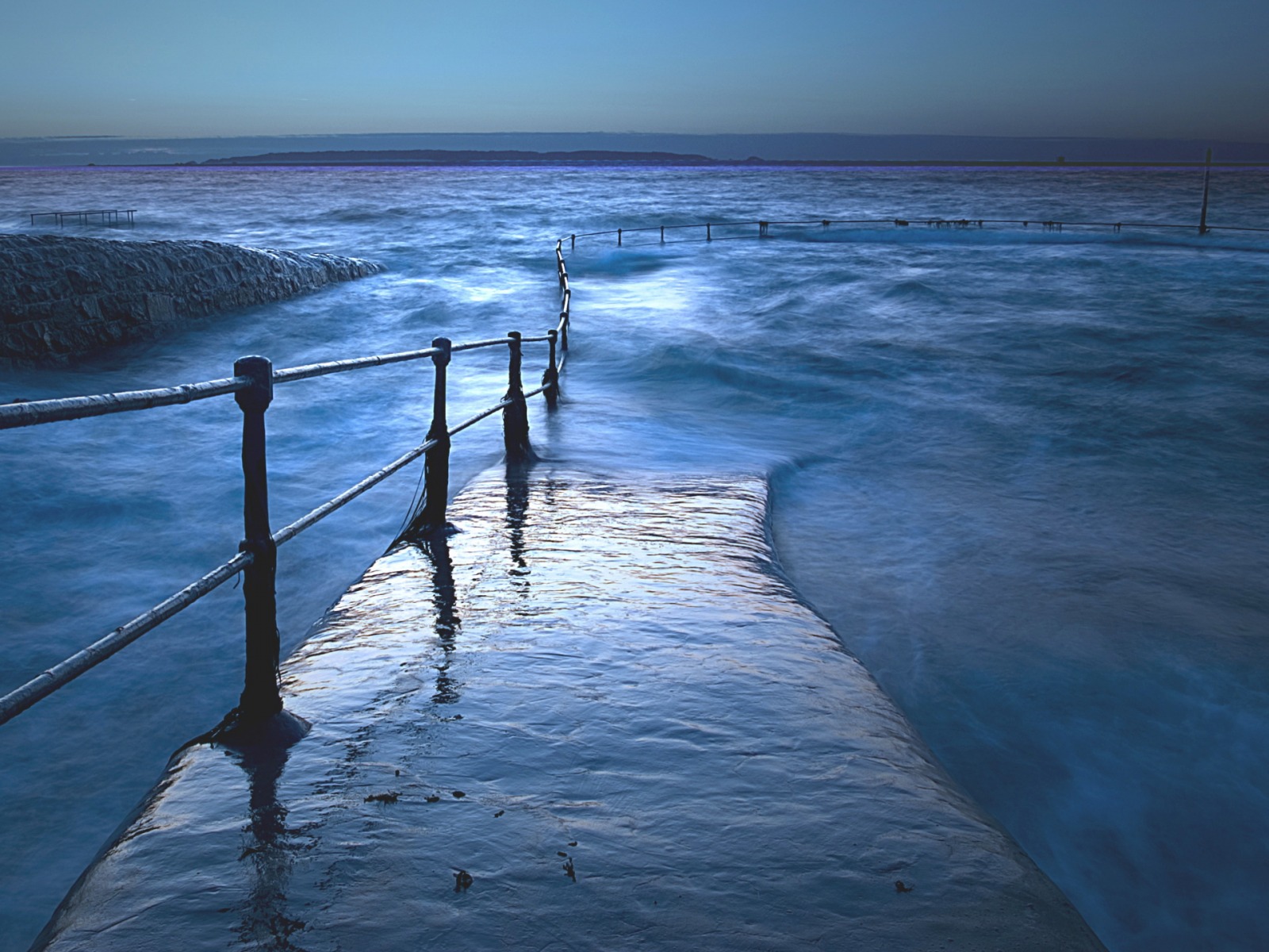 Fond d'ecran Ponton dans la mer