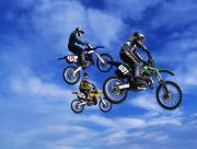 Motos dans le ciel