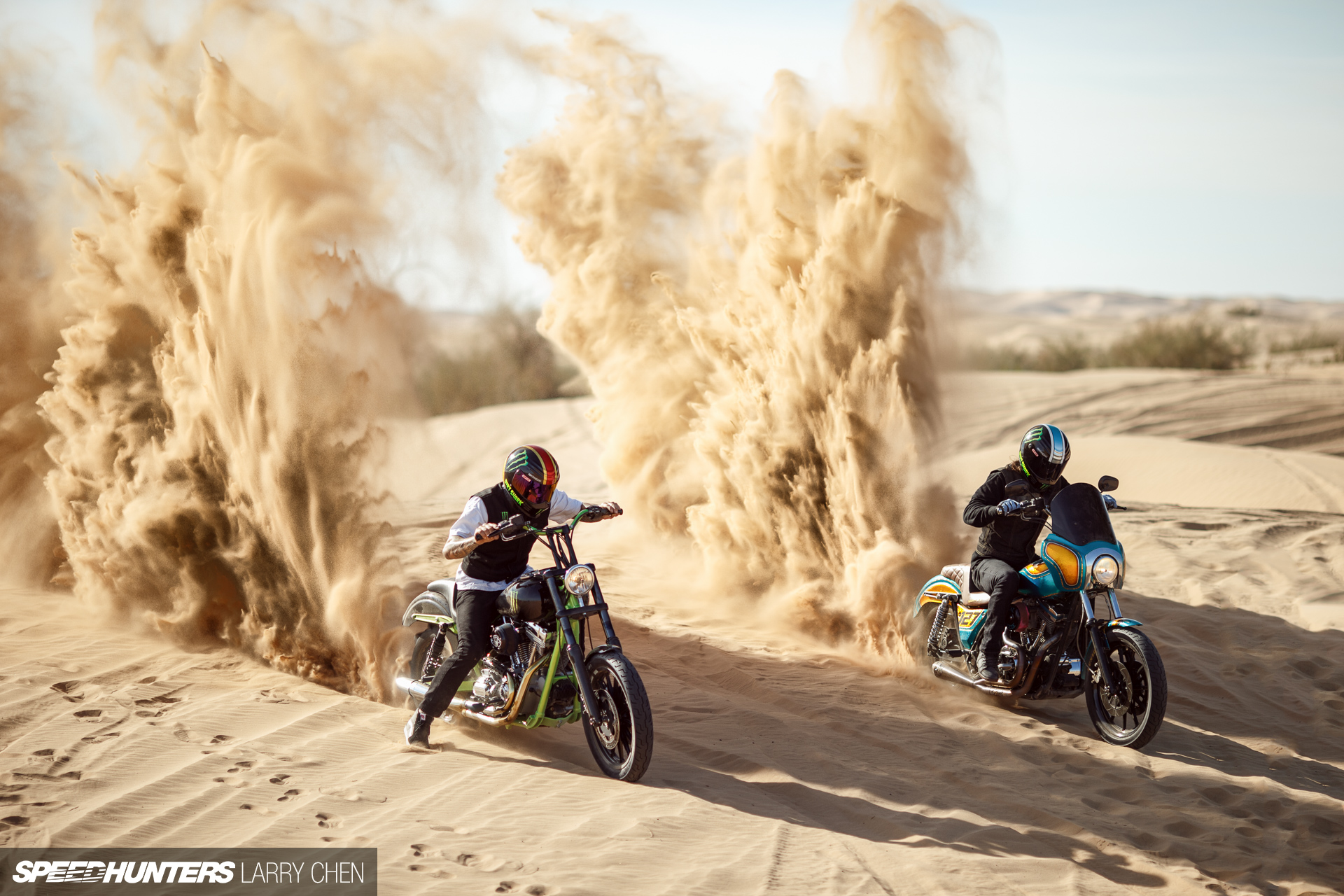 Fond d'ecran Motocross dans le dsert