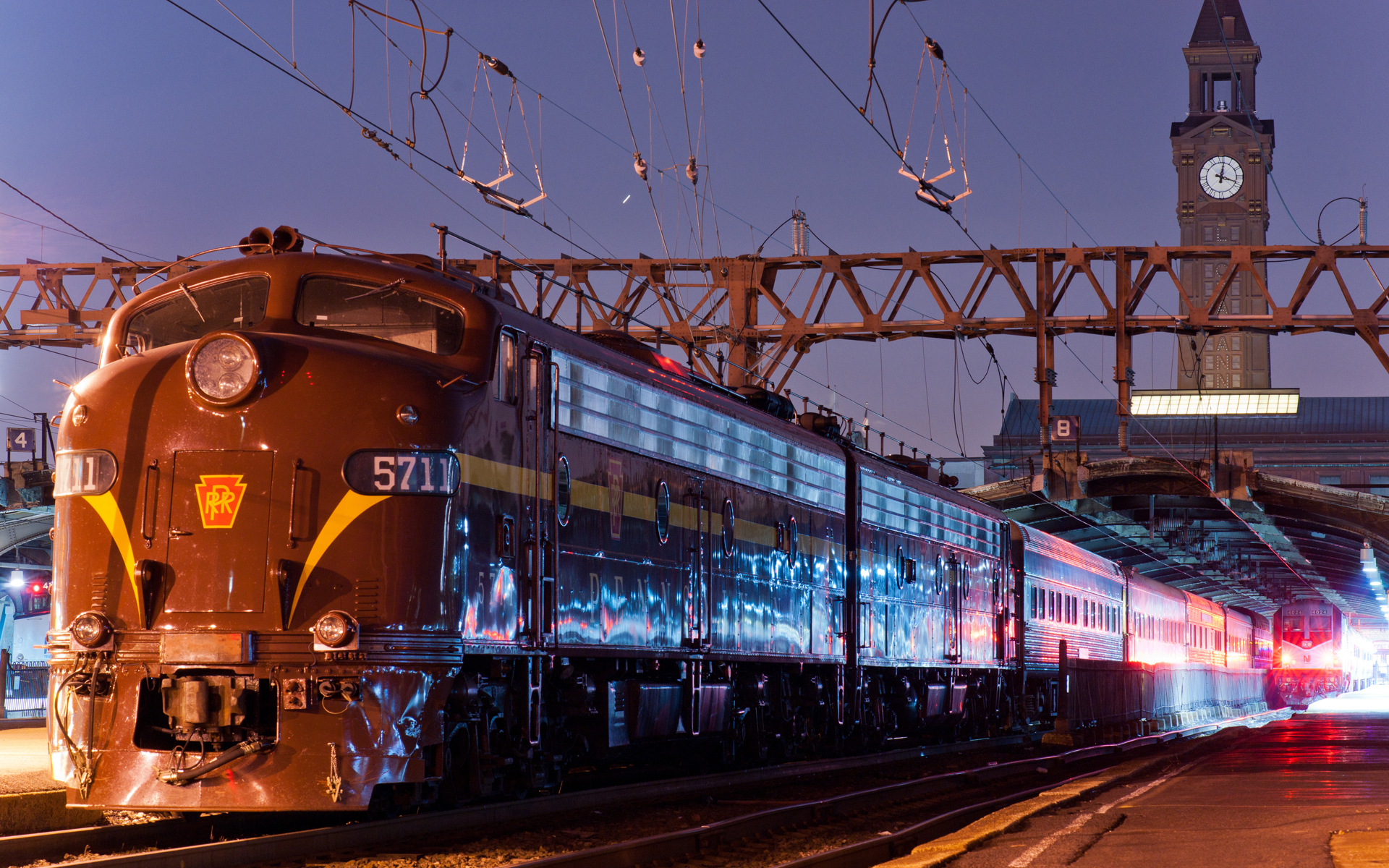 Fond d'ecran Train sortie de gare