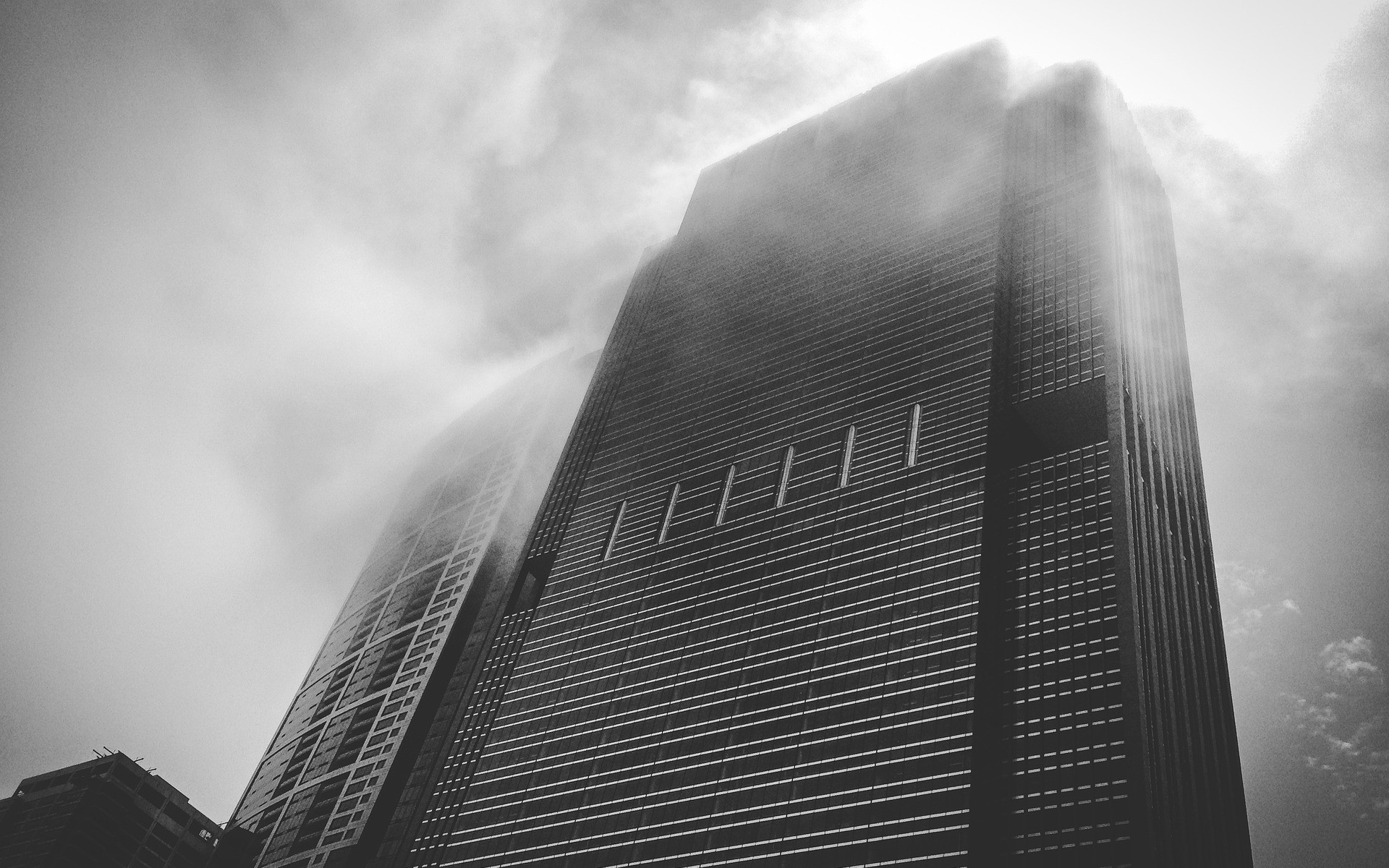 Fond d'ecran Immeuble dans les nuages