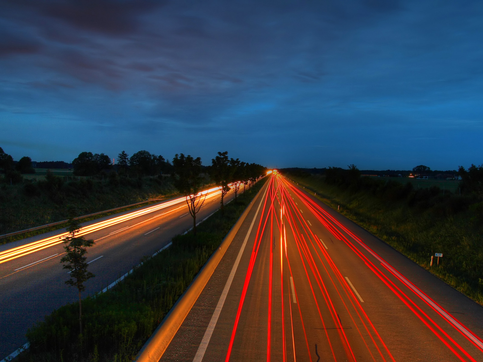 Fond d'ecran Autoroute de nuit