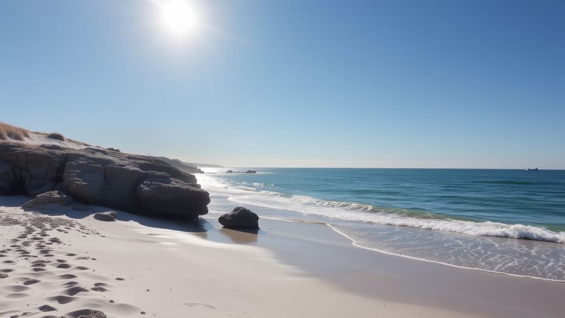 plages de sable blanc et eaux cristallines sous un ciel étoilé